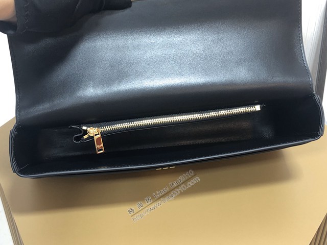 Celine專櫃2022新款亮澤牛皮革鏈條包 賽琳長款鏈條腋下包 sldj2322